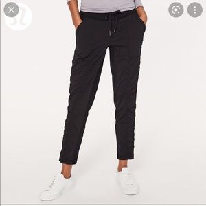 Lululemon skinny cropped pants size 2